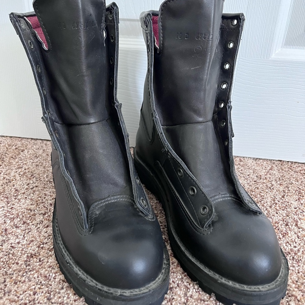 ✅ SOLD ✅ Danner Black Leather Combat Boots